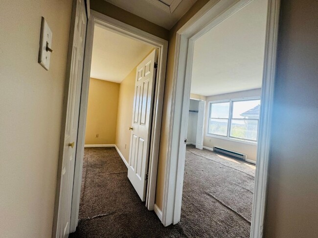 Building Photo - 1106 Hazel Dr