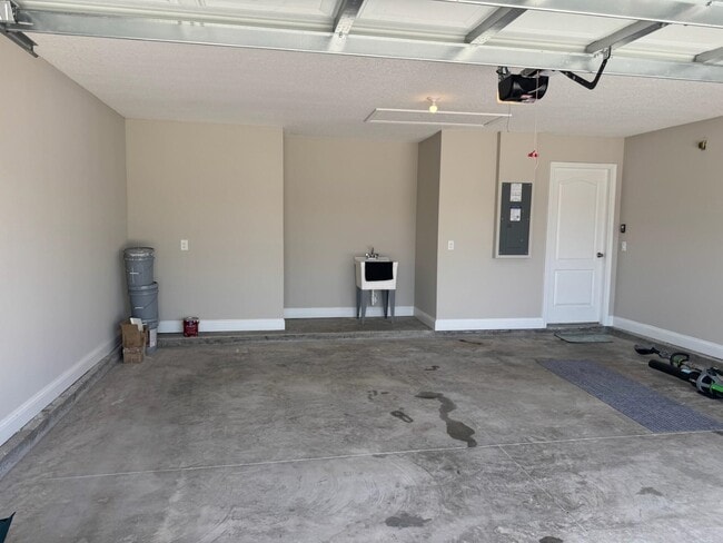 Building Photo - 721 Navarez