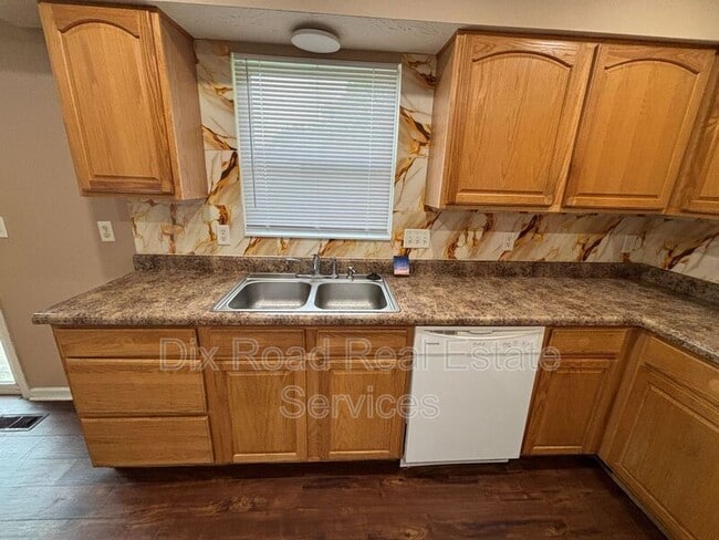 Building Photo - 17 Ambergreen Ct