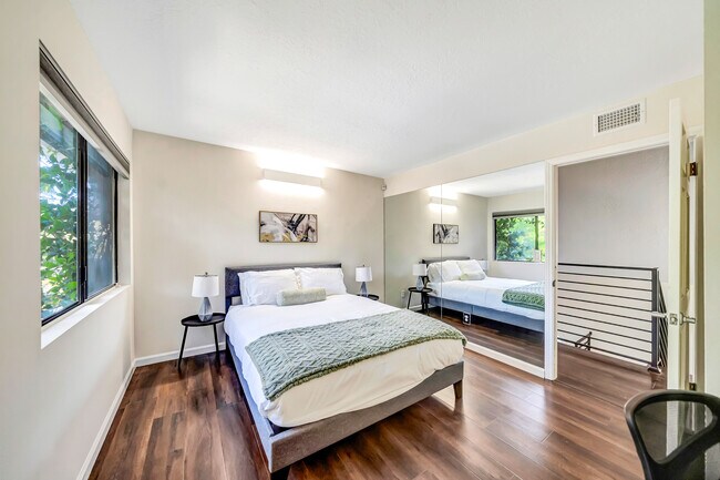 Building Photo - 30428 Penrod Dr
