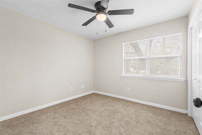 Building Photo - 804 Avenue I