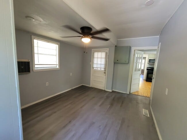 Building Photo - Home in Hot Springs