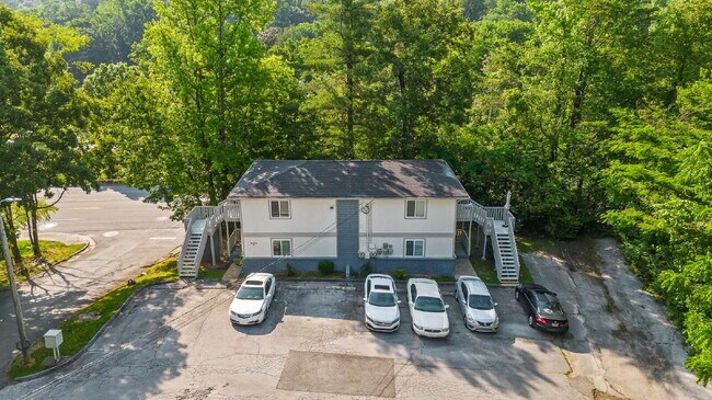 Building Photo - 105 P' Poole Ave #101: Red Bank 1Bed/1Bath Apartment w/ Laundry Units, Central AC, and Granite Co...