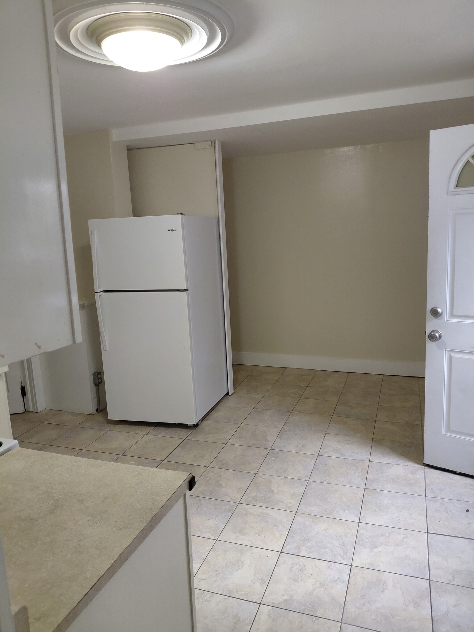 Building Photo - 41 Saratoga Ave