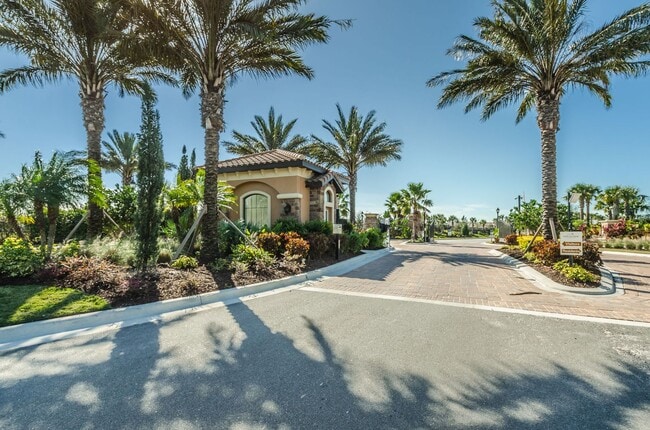 Building Photo - Beautiful Pool home in Starkey Ranch avail...