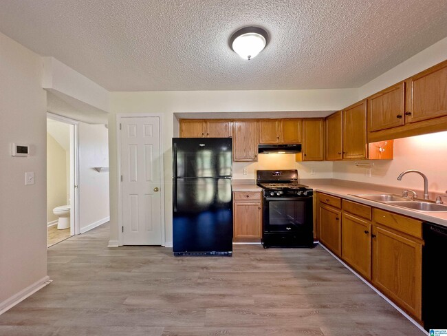 Building Photo - 4776 Cheshire Cir