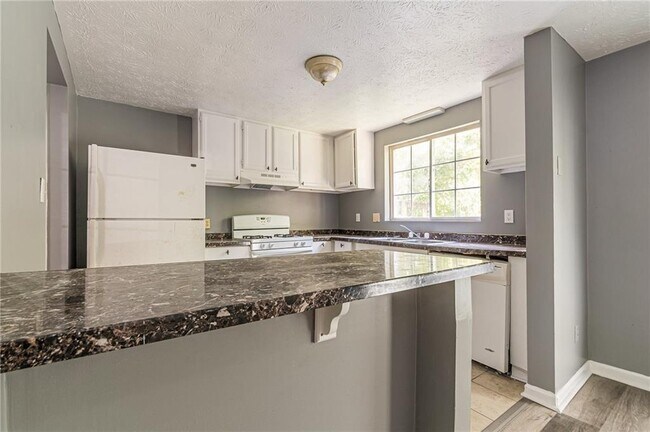 Building Photo - 806 Houndstooth Trail NW