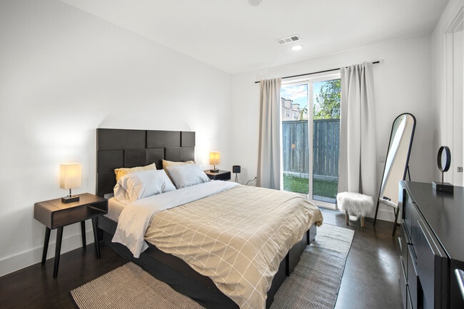 Building Photo - 2803 Decker Pl.