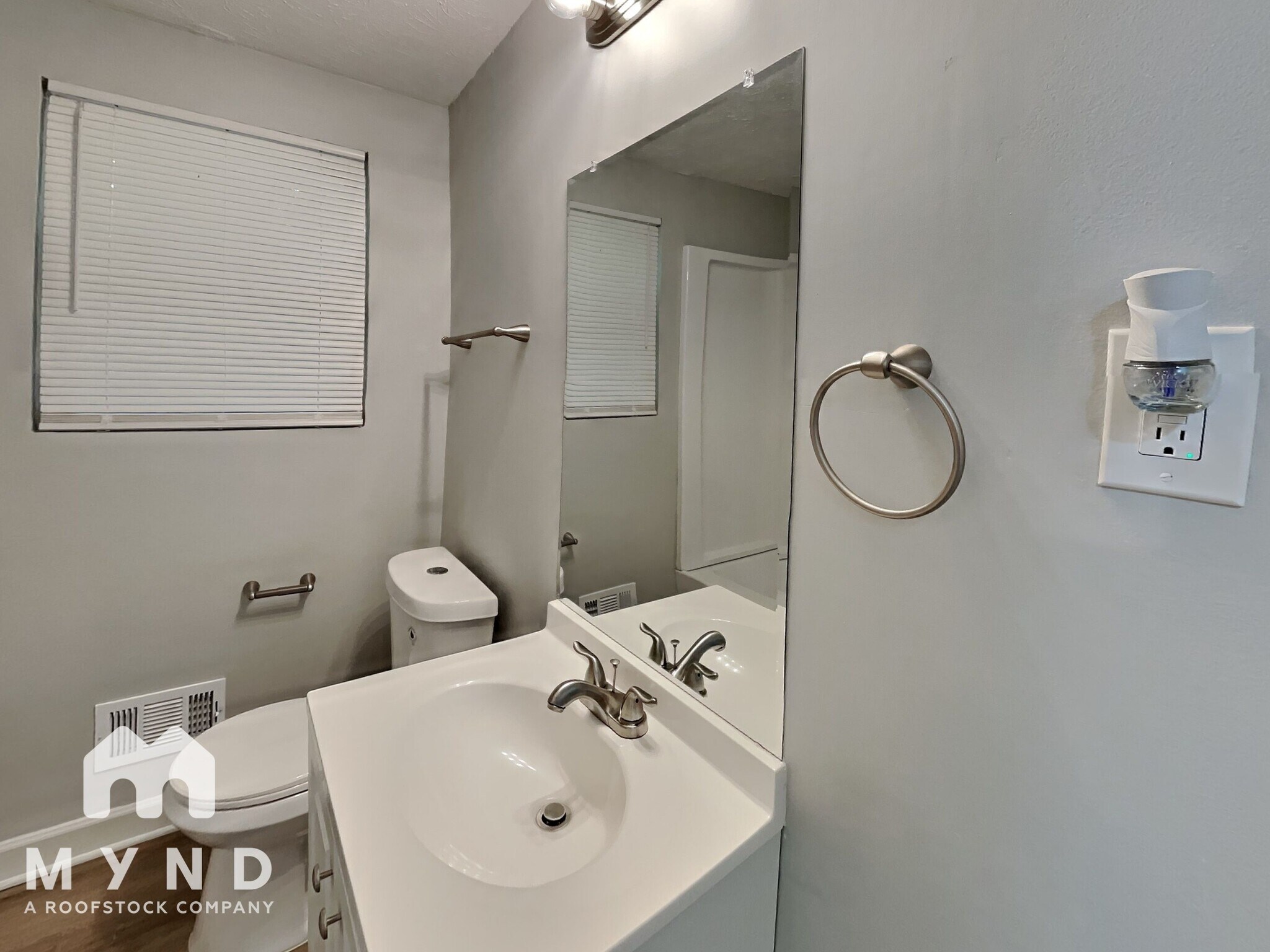 Building Photo - 6150 Lullwater Dr