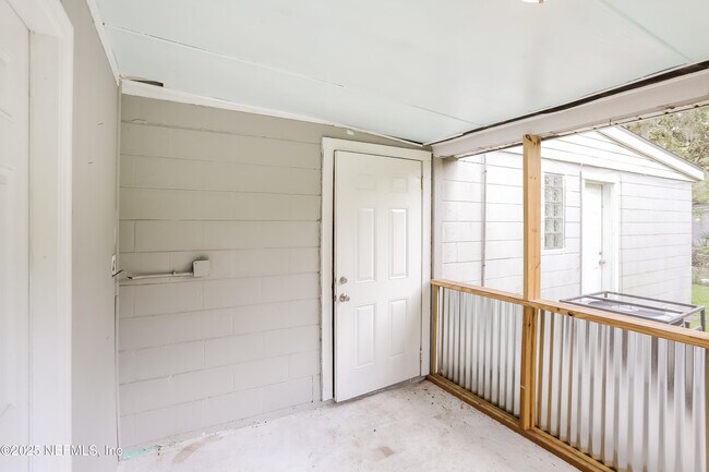 Building Photo - 10410 Wooster Dr
