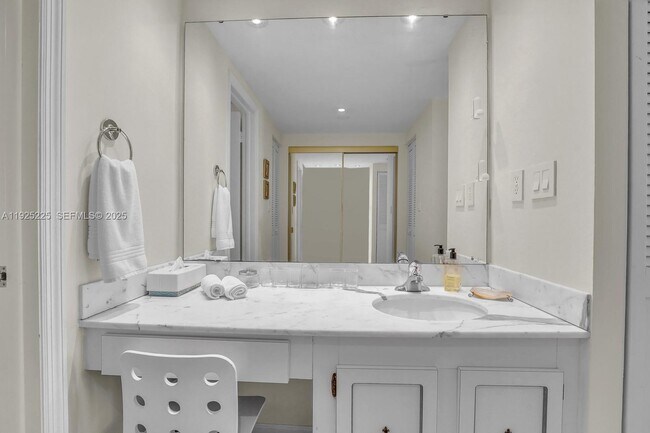 Building Photo - 177 Ocean Ln Dr