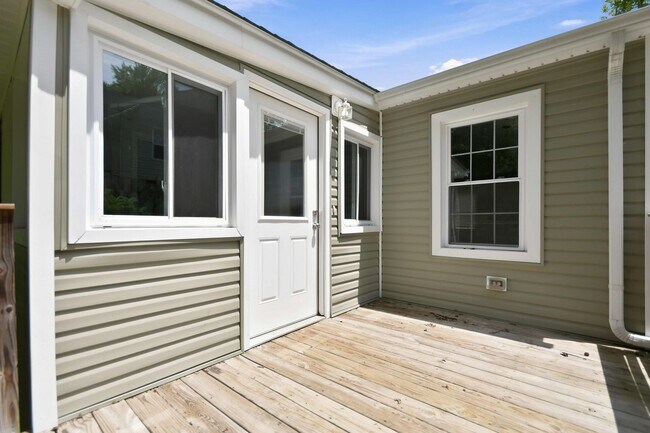 Building Photo - 970 Swift Dr