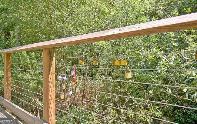 Building Photo - 270 S Ridge