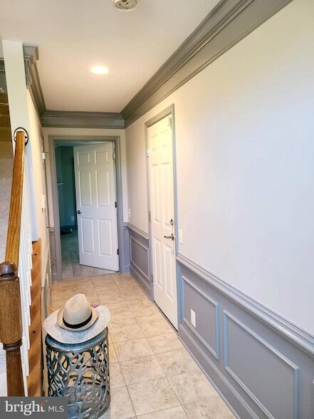 Building Photo - 565 Dandelion Terrace SE