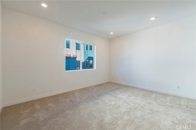 Building Photo - 121 Baluster