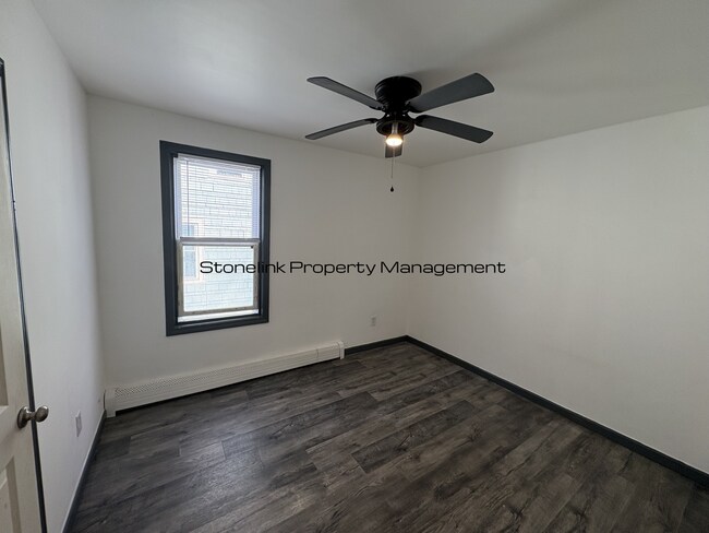 Building Photo - 55 Paradis Ave