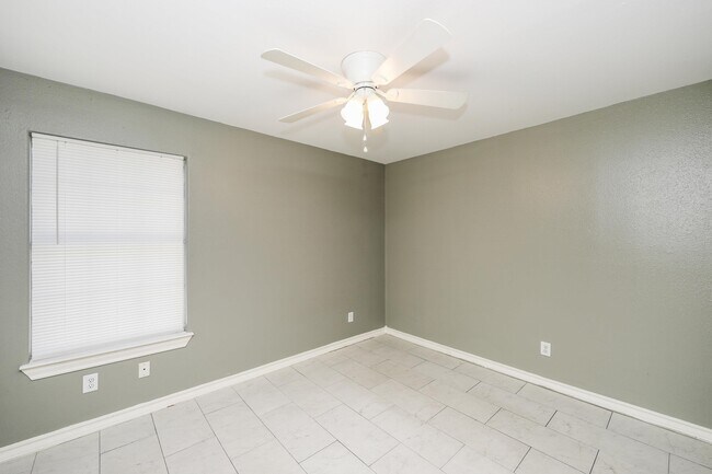 Building Photo - 205 W San Carlos St