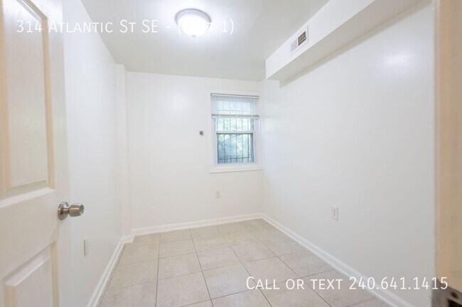 Building Photo - 314 Atlantic St SE