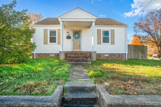 Building Photo - 2 Bed 1 Bath for Rent in Norfolk