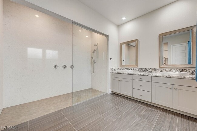 Building Photo - 3395 Stone View Ave