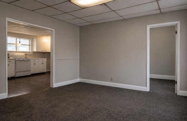 Building Photo - 446 Thomas St