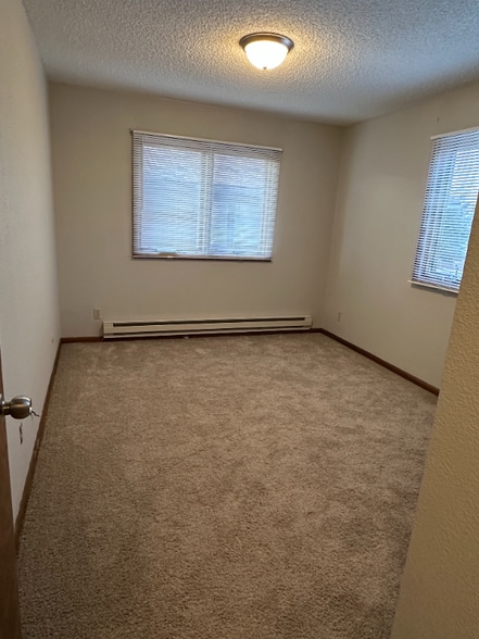 Building Photo - 4207 E Comanche Dr