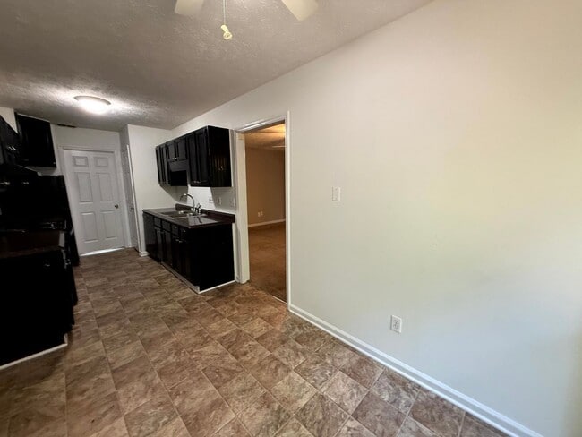 Building Photo - 5481 Landview Pl