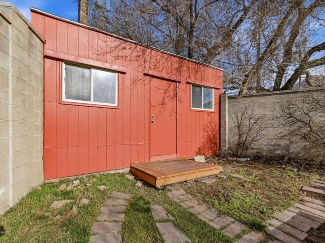 Building Photo - 2885 E Loran Heights Dr