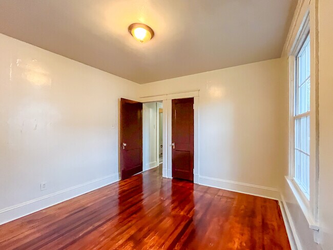 Building Photo - 1808 Fairfax Ave