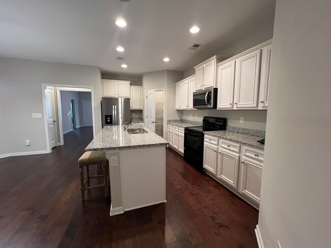 Building Photo - 3177 Mayflower Ln