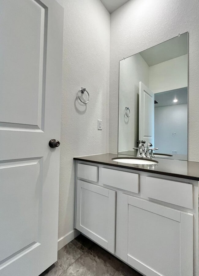 Building Photo - NEWER BUILD! 2 Bed 2 Bath Townhome in Timnath!