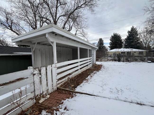 Building Photo - Charming 3-Bed Gem in the Heart of Boulder: Modern Upgrades, Fenced Yard, and Convenient Amenities!