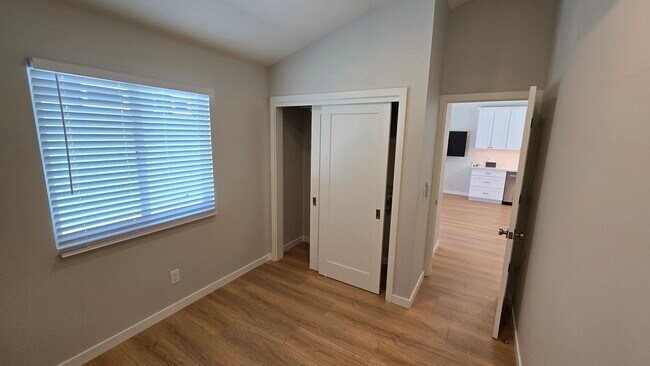 Building Photo - 738 Locust St