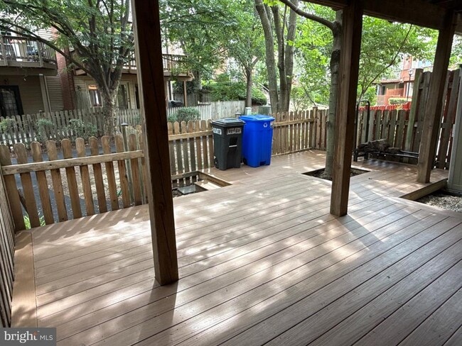 Building Photo - 5832 Apsley House Ct