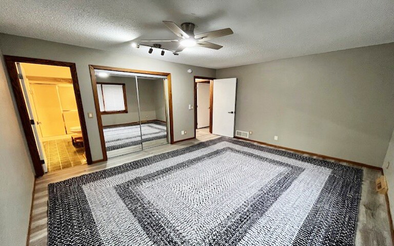 Building Photo - 3879 Polk St NE