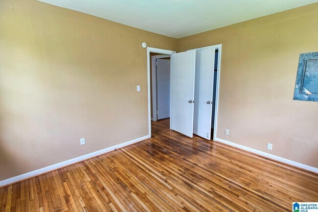 Building Photo - 901 28th Ave NE