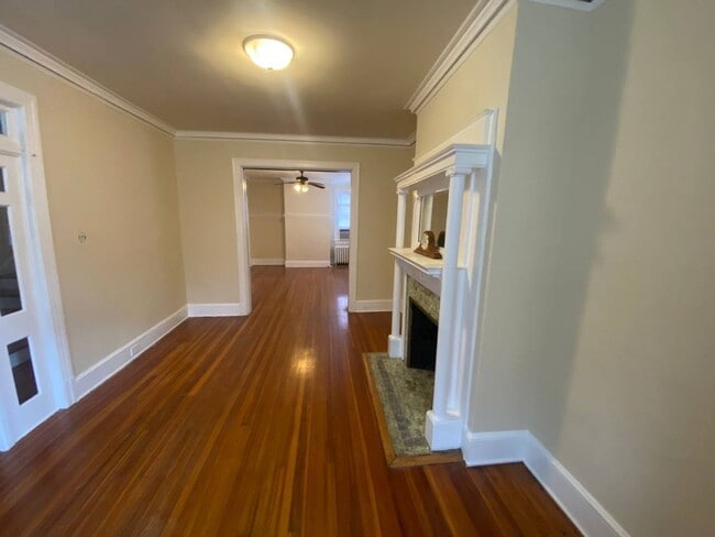 Building Photo - Incredibly Charming 3 Bedroom 2 Bath Victorian Style Farmhouse in Mount Pleasant! Just Steps From...