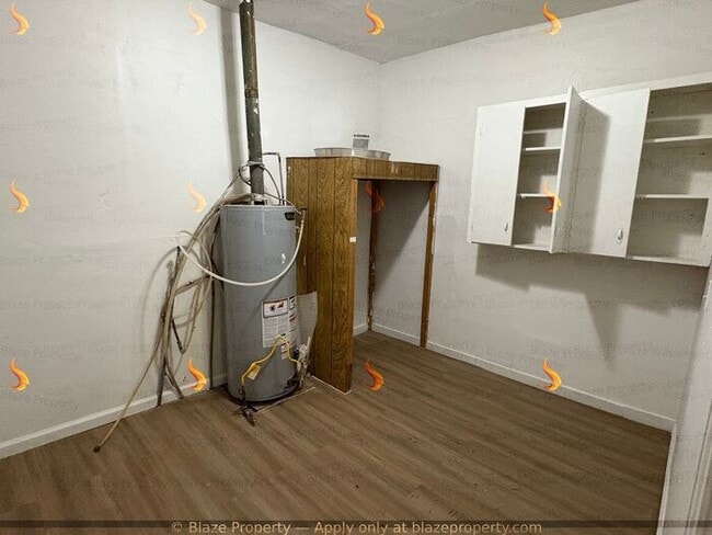 Building Photo - Now Leasing! Shotgun-Style 2 Bed | 1 Bath ...
