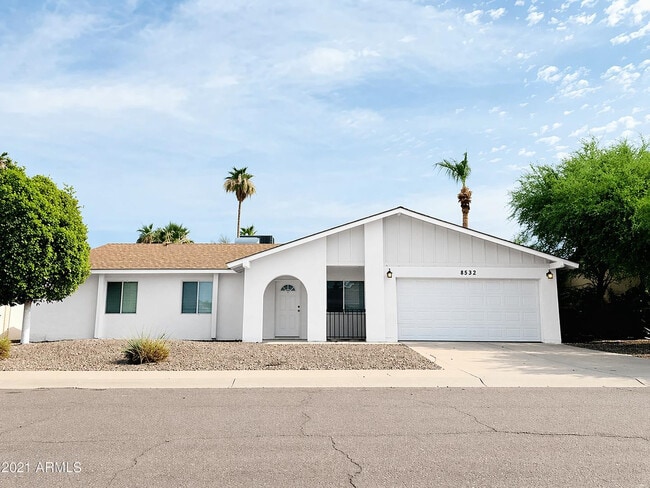 Building Photo - 8832 E Lupine Ave