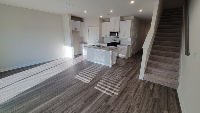 Building Photo - New Townhome in Fountain Inn Available!!