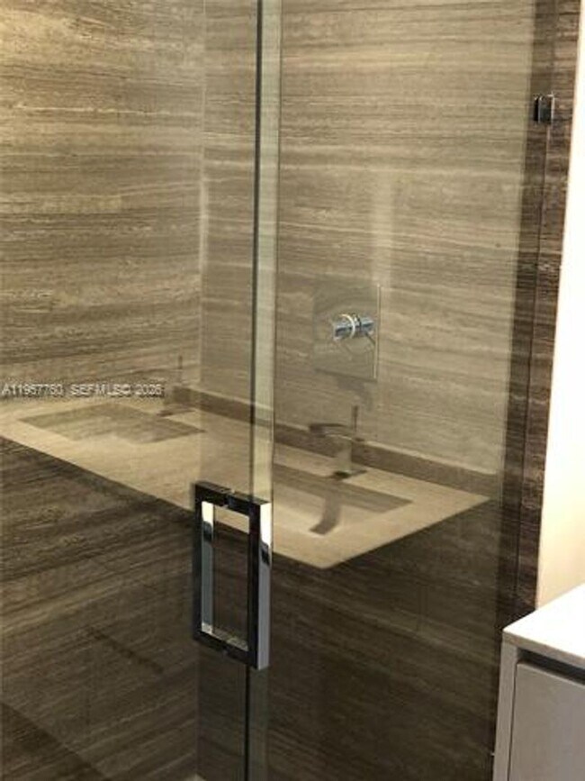 Building Photo - 1010 Brickell Ave