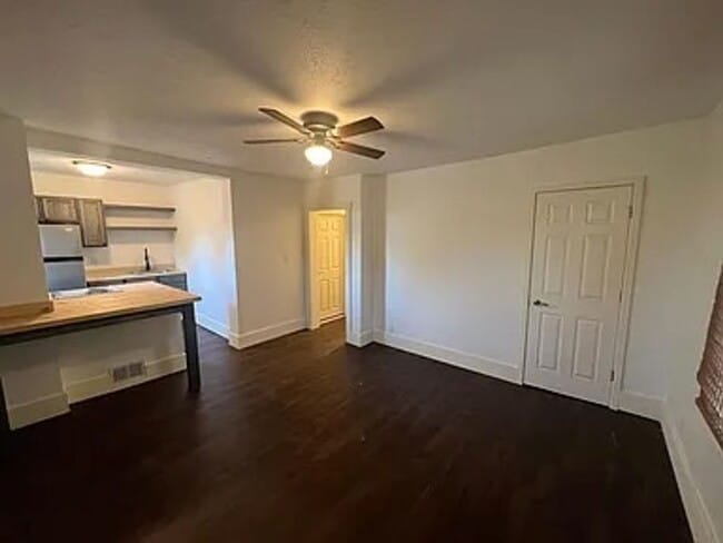 Building Photo - 317 E St Joseph St