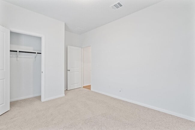 Building Photo - 249 Crystal Brook Dr