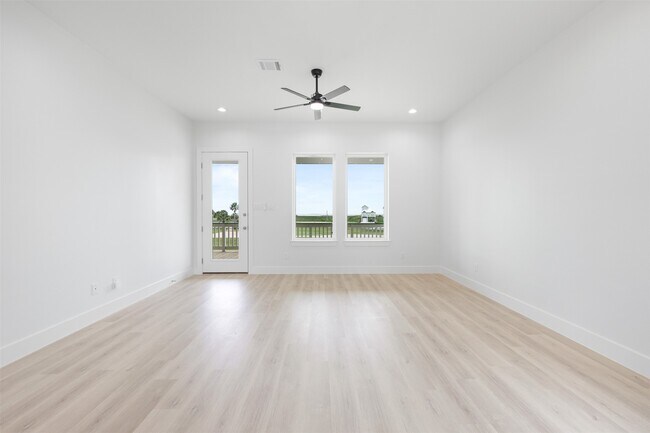 Building Photo - 25206 Sausalito Dr