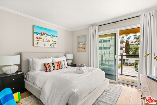 Building Photo - 457 Coast Blvd