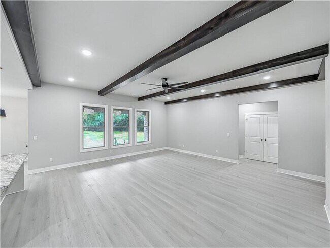 Building Photo - 10 Olmsted Cir