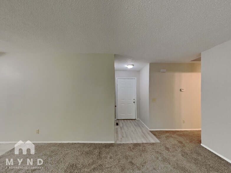 Building Photo - 1155 W Lindberg St
