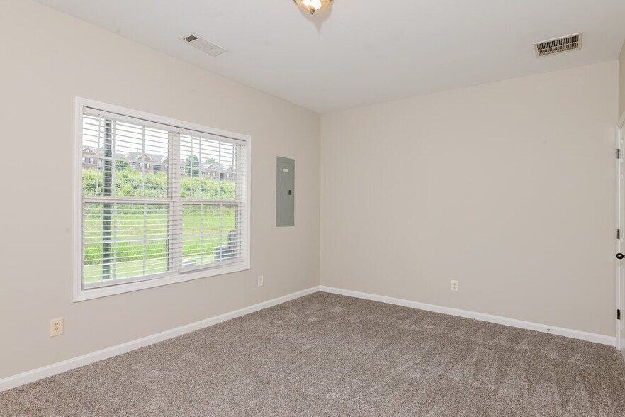 Building Photo - 2104 Tidal Cove