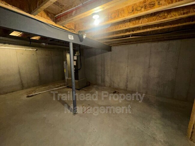 Building Photo - 603 Hillcrest St