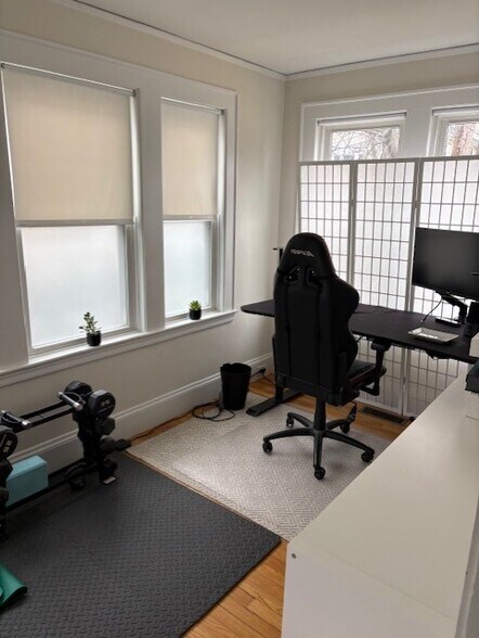 Building Photo - 16 Theurer Park